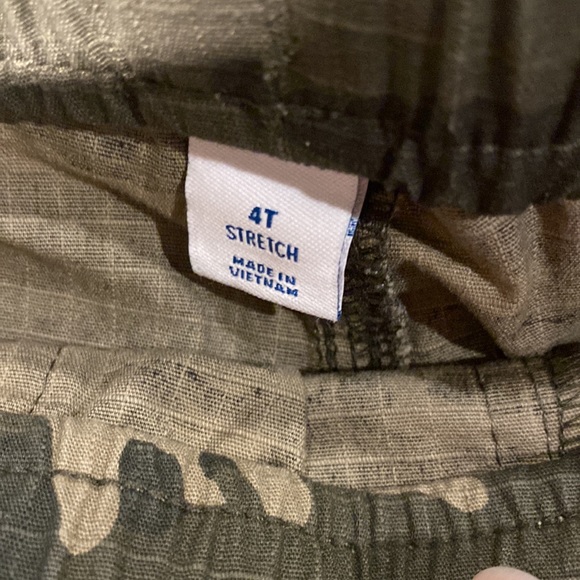Old navy boys pants bundle size 4T - Picture 9 of 11